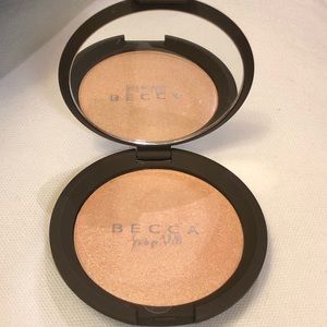 🆕 Becca Highlighter In Champagne Pop